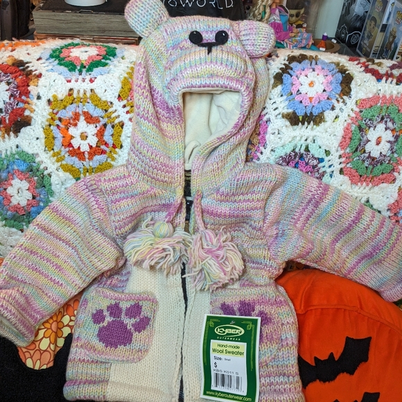 Kyber Pastel Rainbow Bear Sweater, Fleece lining, Child Small, New with tags - Picture 2 of 6